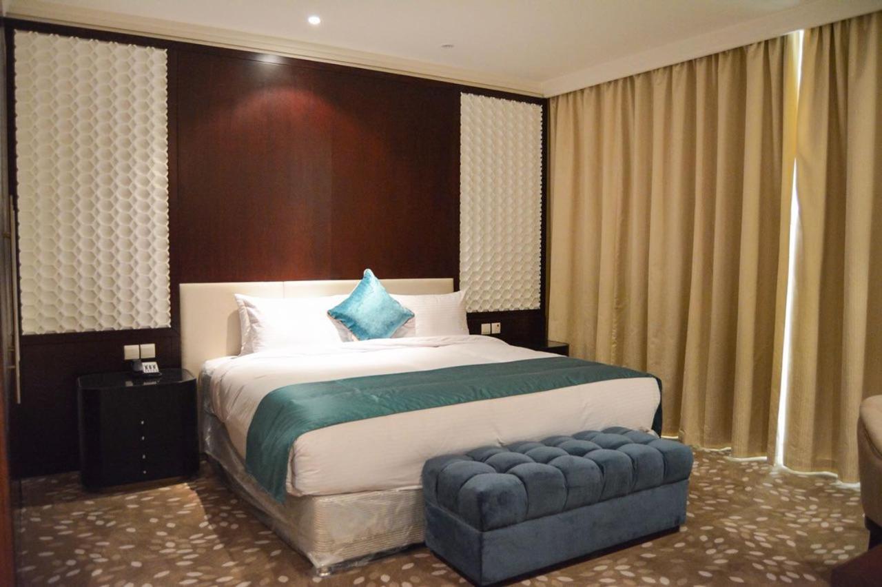 Grand Mercure Hotel ドバイ エクステリア 写真